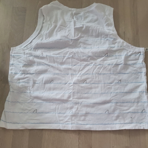 "Jaws" Shark Muscle Crop Tank - Picture 2 of 7